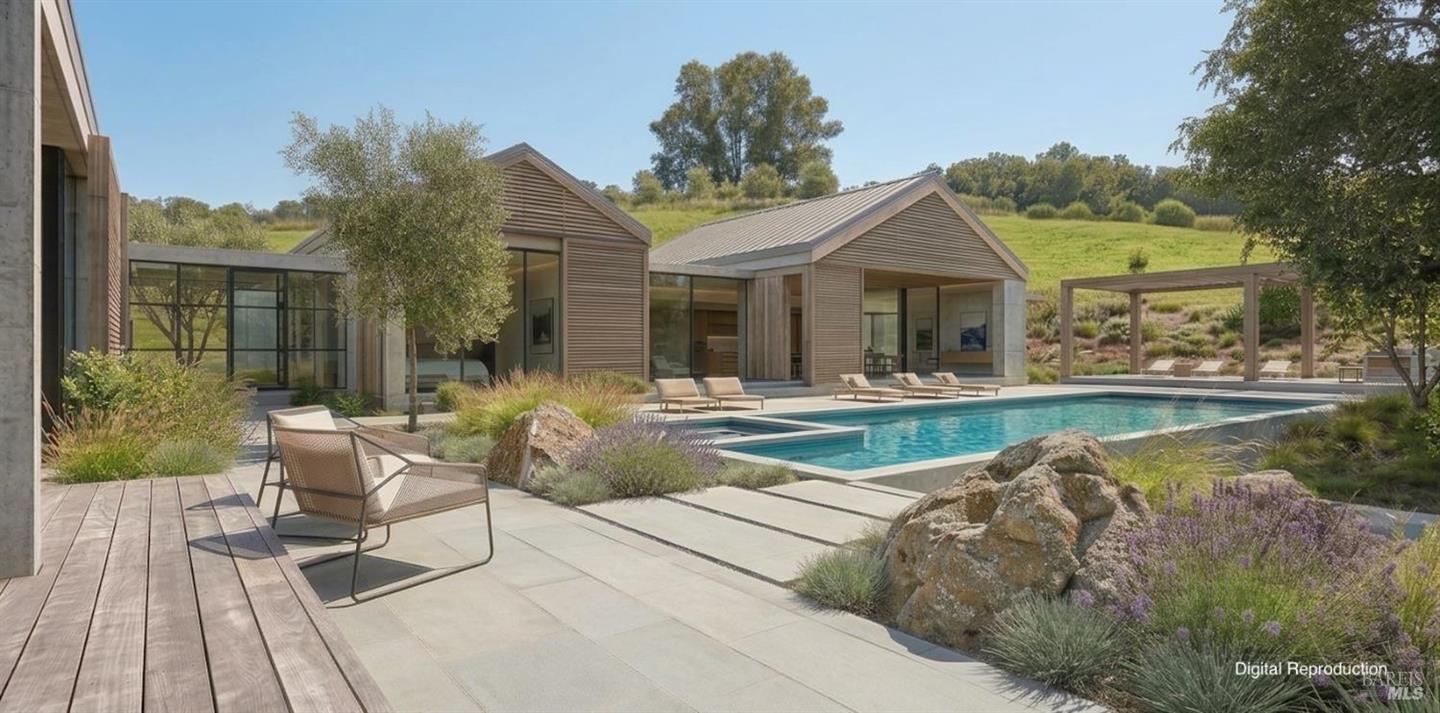 2700 Herzog Drive, Petaluma, CA 94952/94954