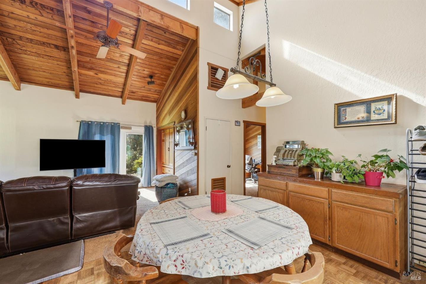 7470 Roblar Road photo 16