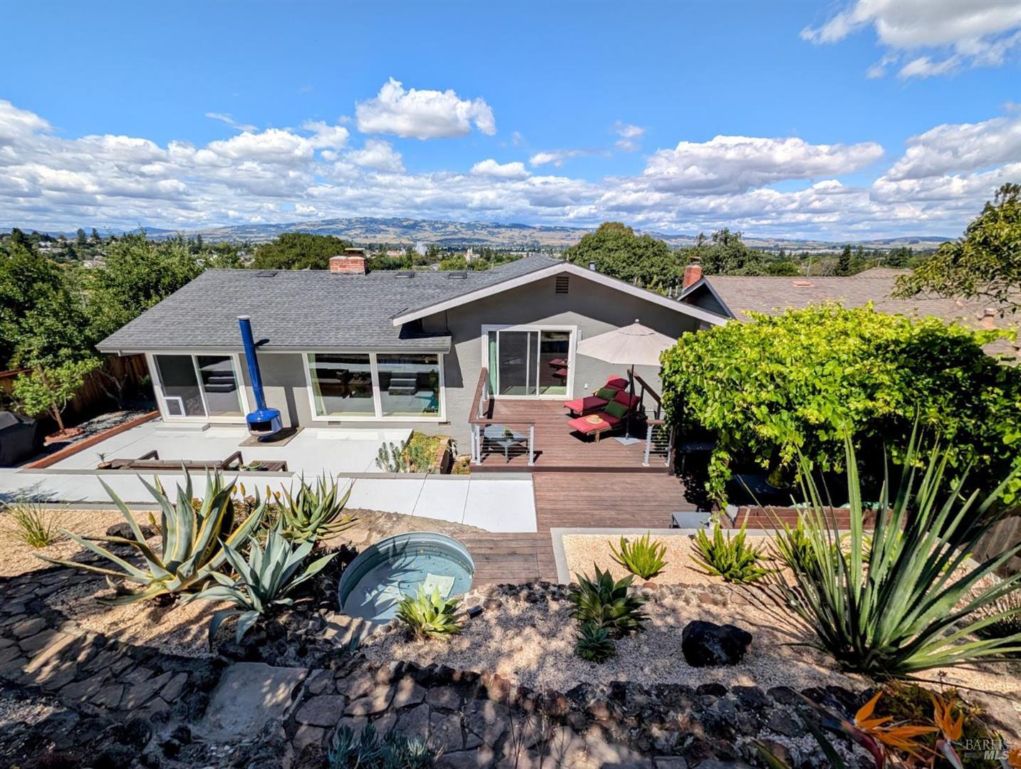 211 Hill Boulevard, Petaluma, CA 94952/94954