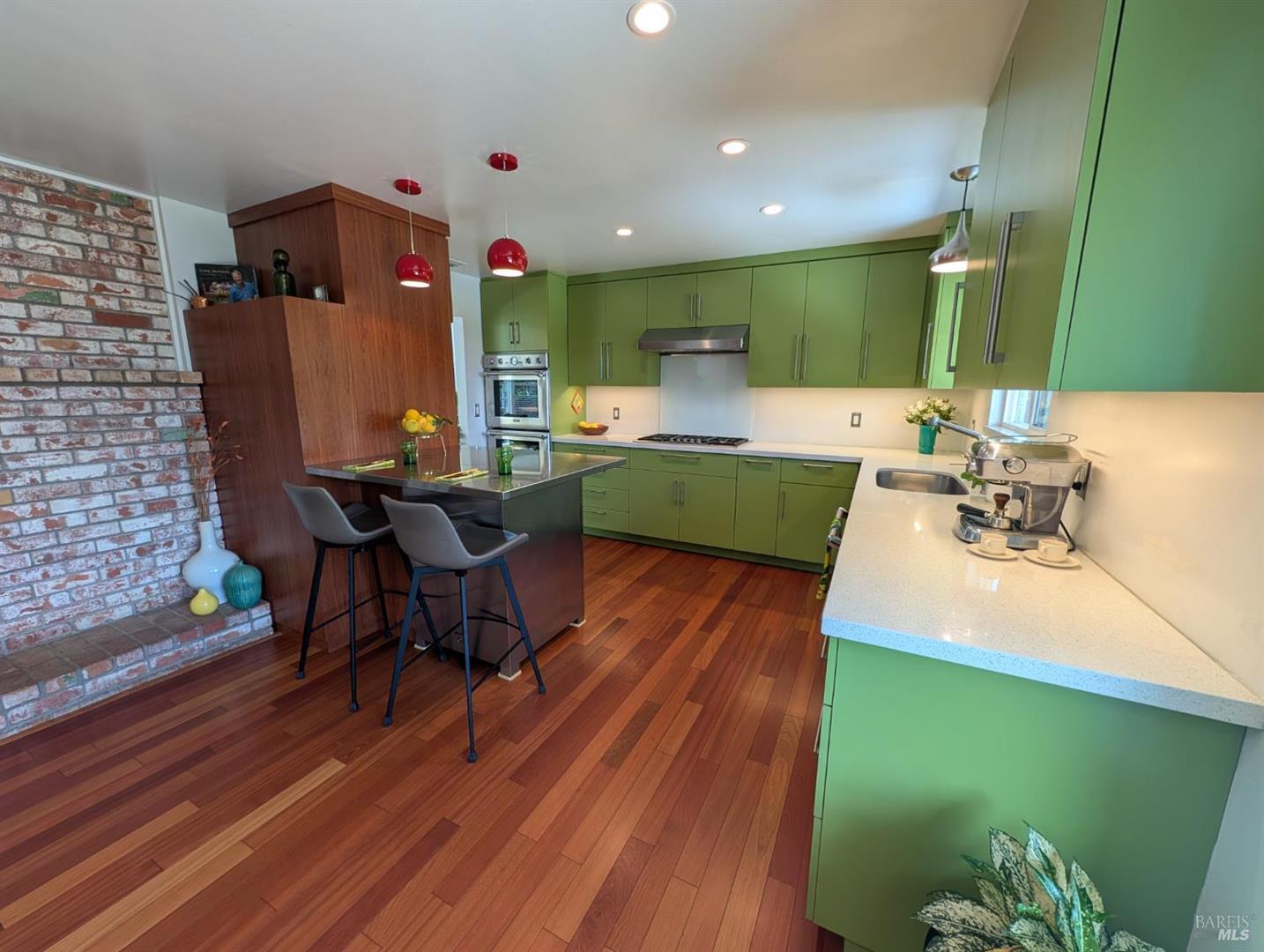 211 Hill Boulevard photo 17