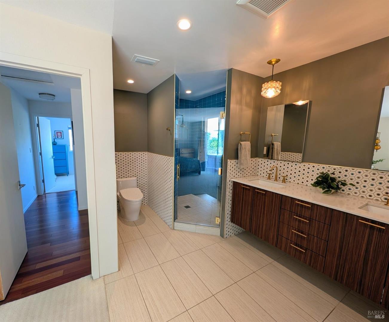 211 Hill Boulevard photo 22