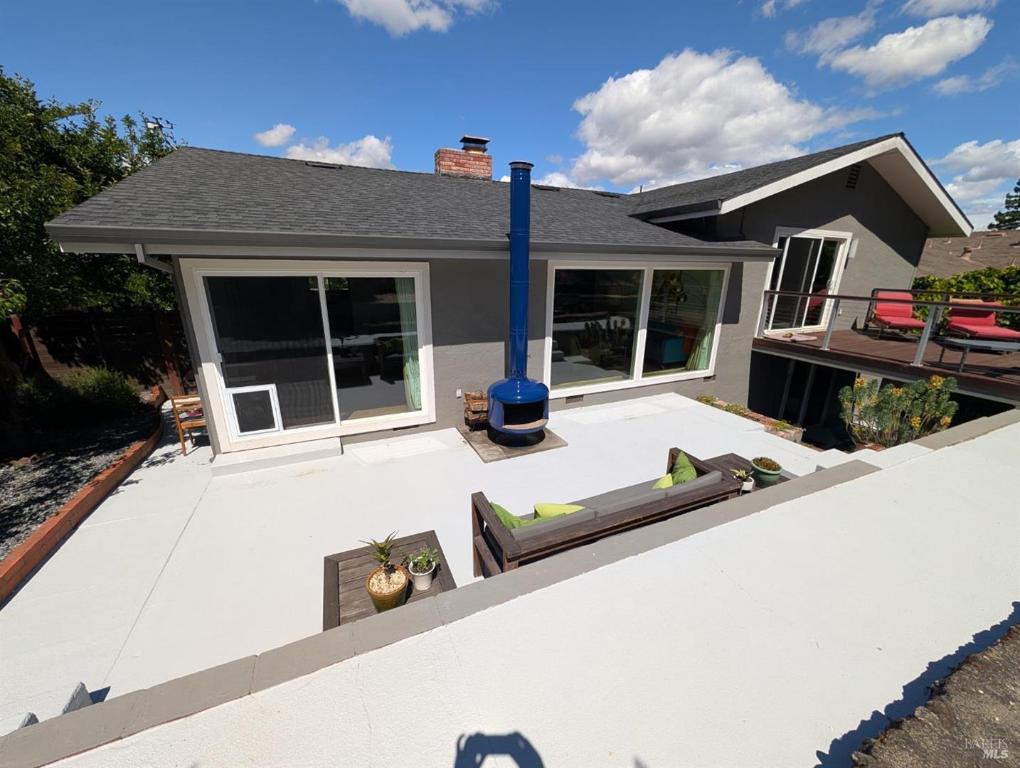 211 Hill Boulevard photo 36