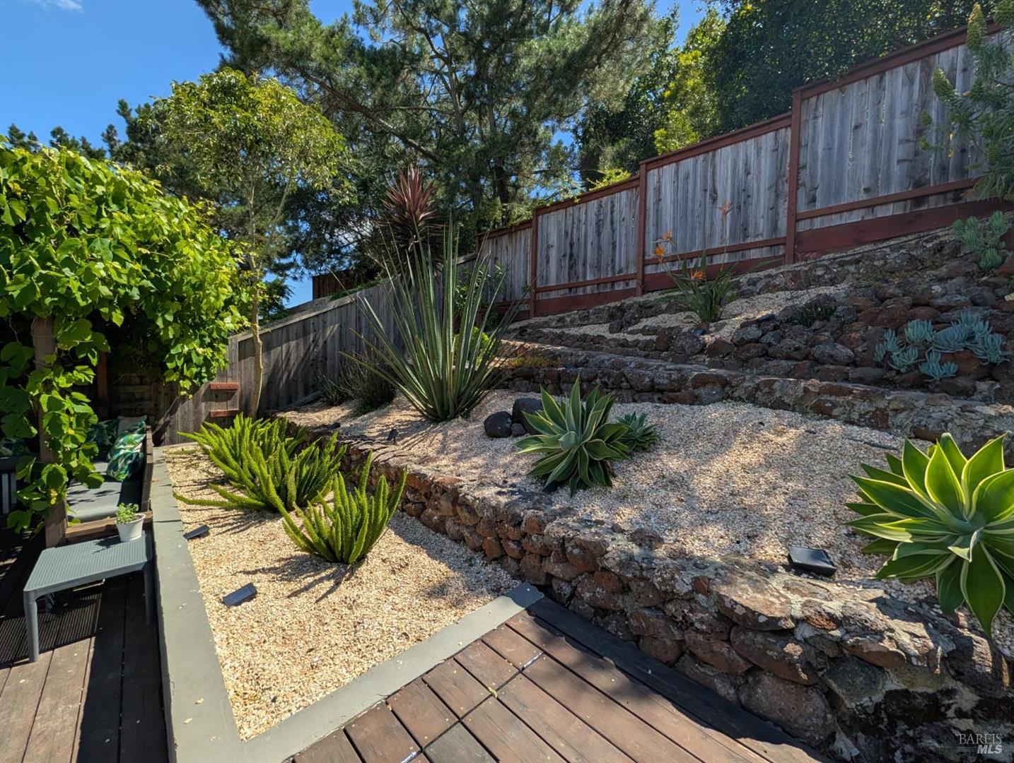 211 Hill Boulevard photo 42
