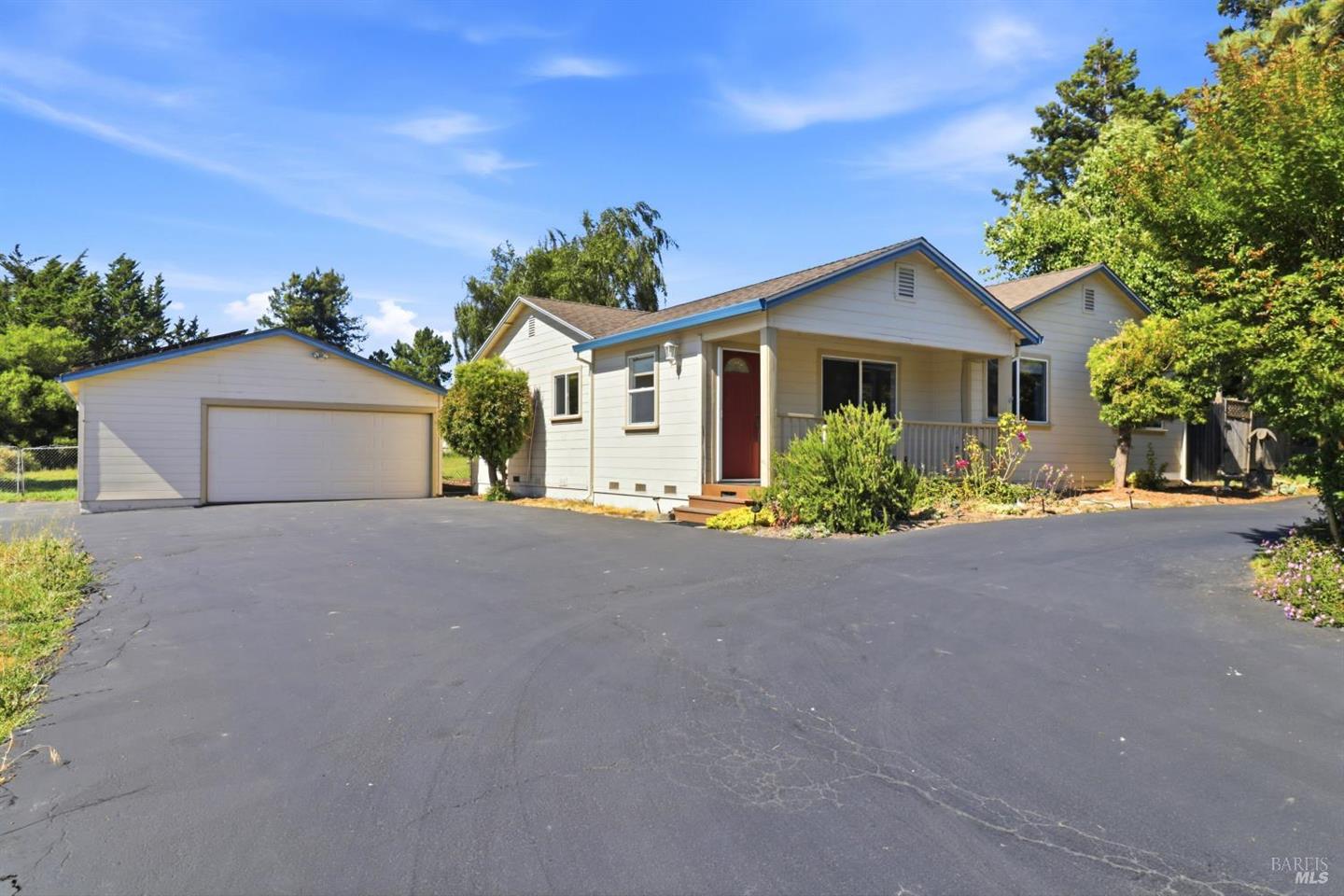 4270 Roblar Road, Petaluma, CA 94952/94954