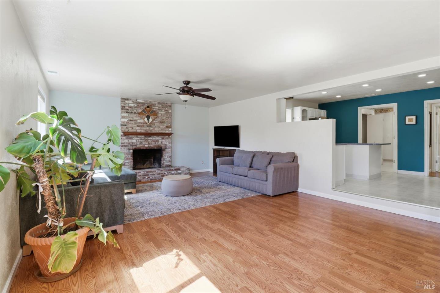 4270 Roblar Road photo 5