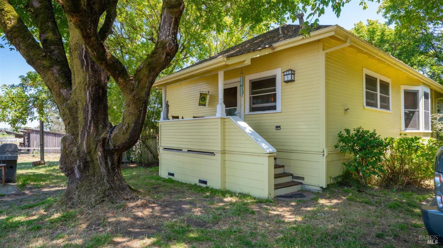 4898 Bodega Avenue photo 2