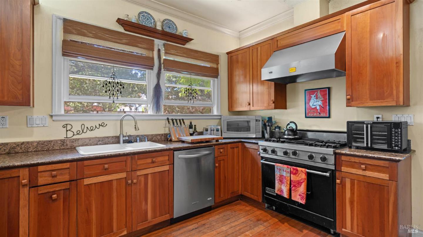 4898 Bodega Avenue photo 13