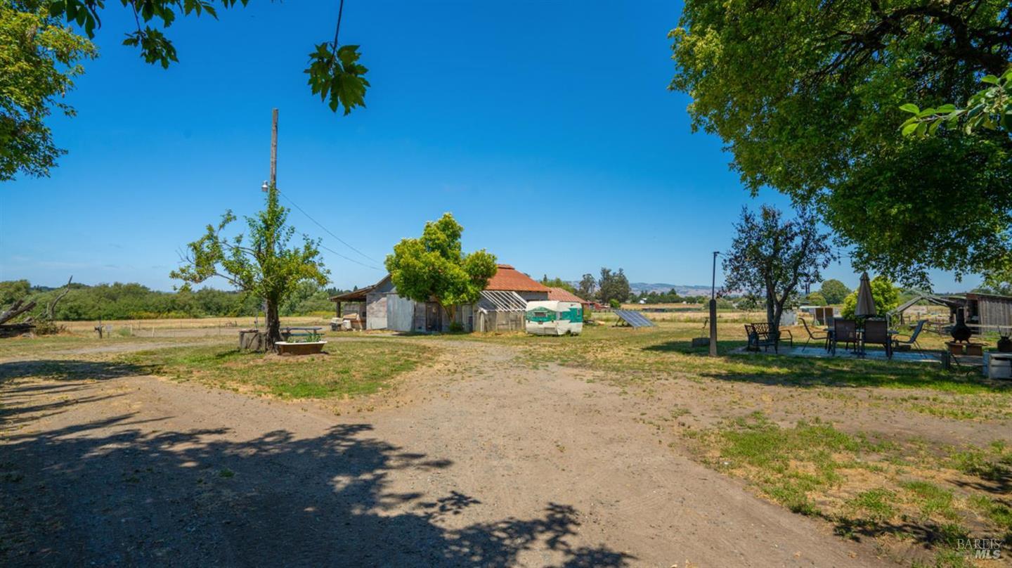 4898 Bodega Avenue photo 31