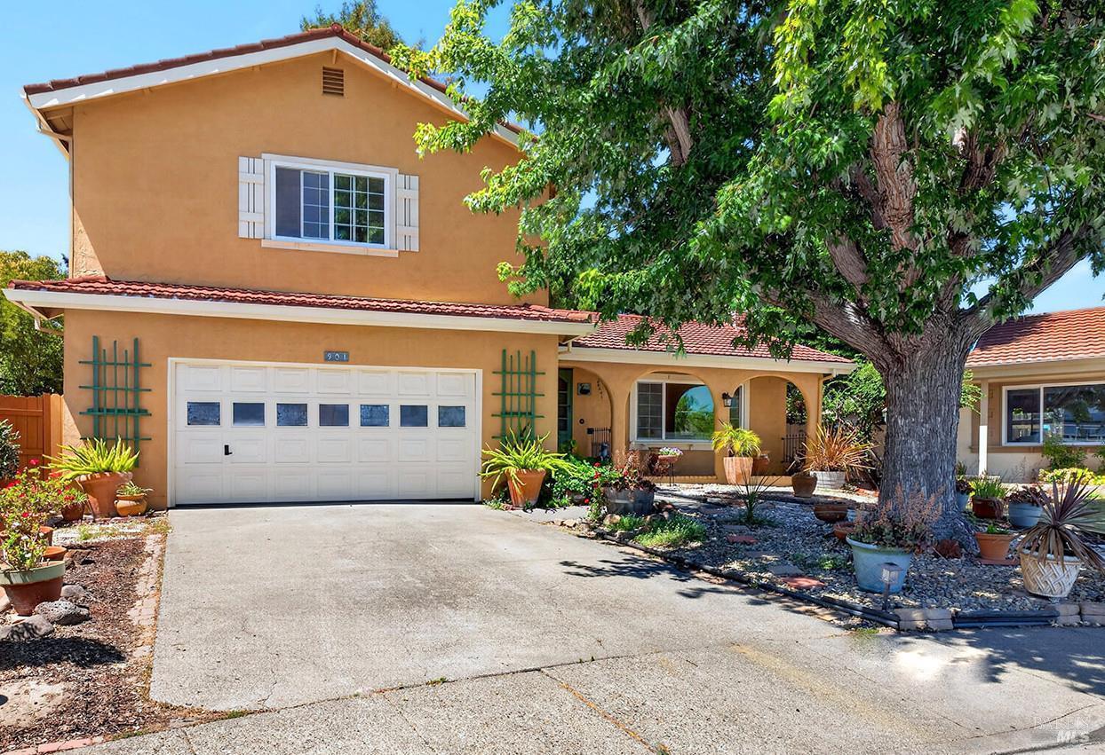 901 Catalpa Way photo 3