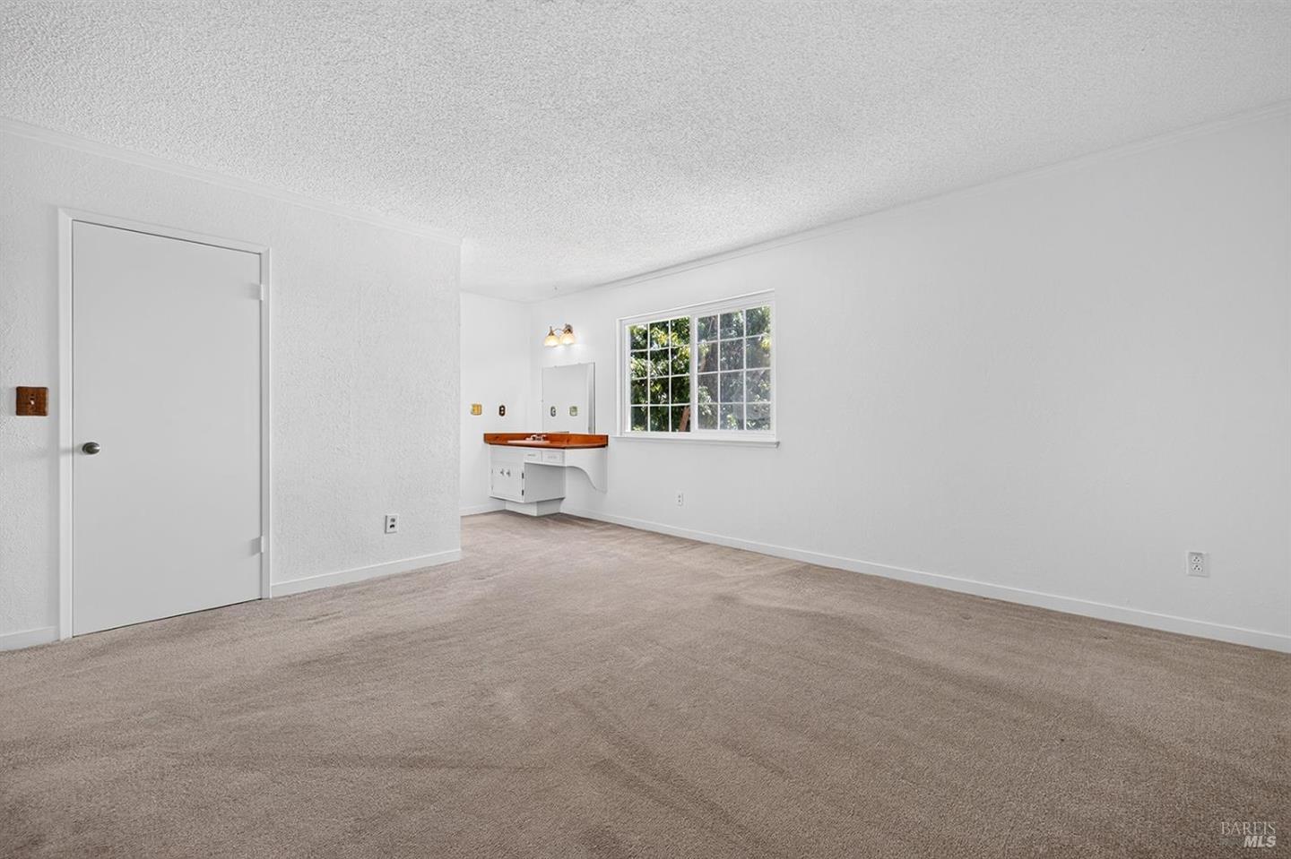 901 Catalpa Way photo 25