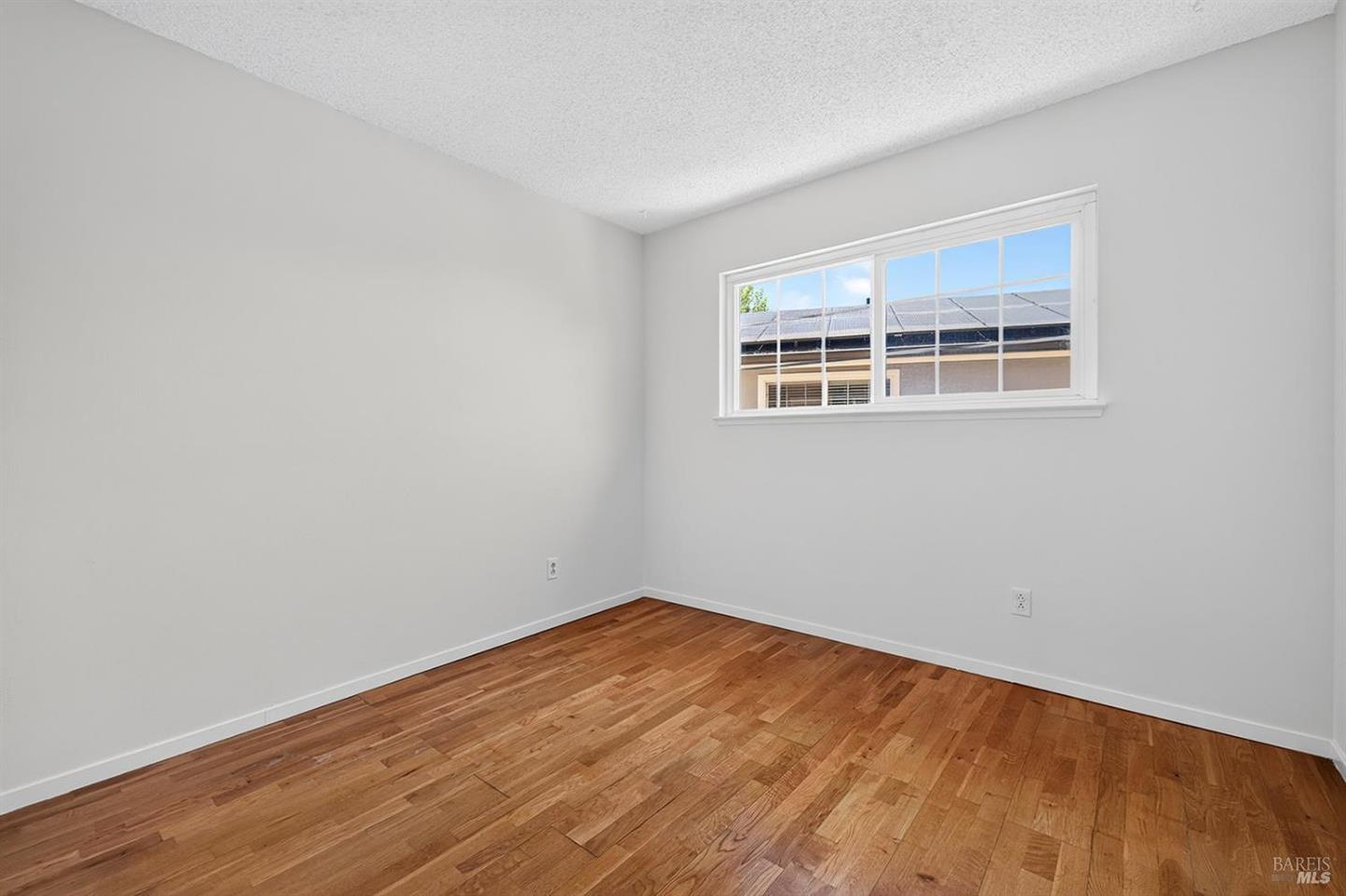 901 Catalpa Way photo 29