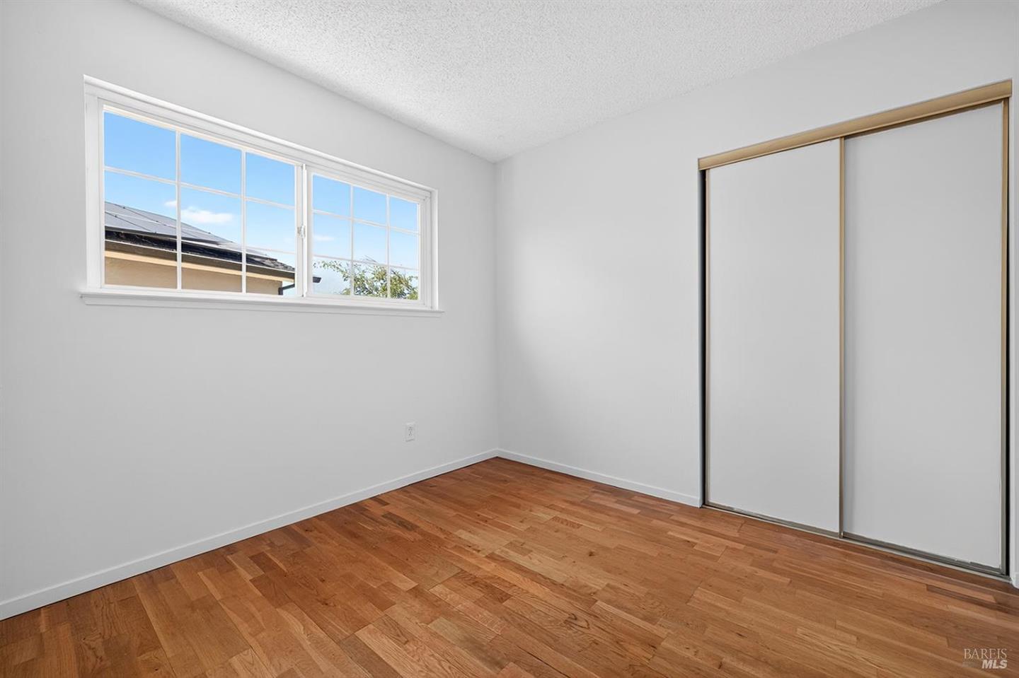 901 Catalpa Way photo 30
