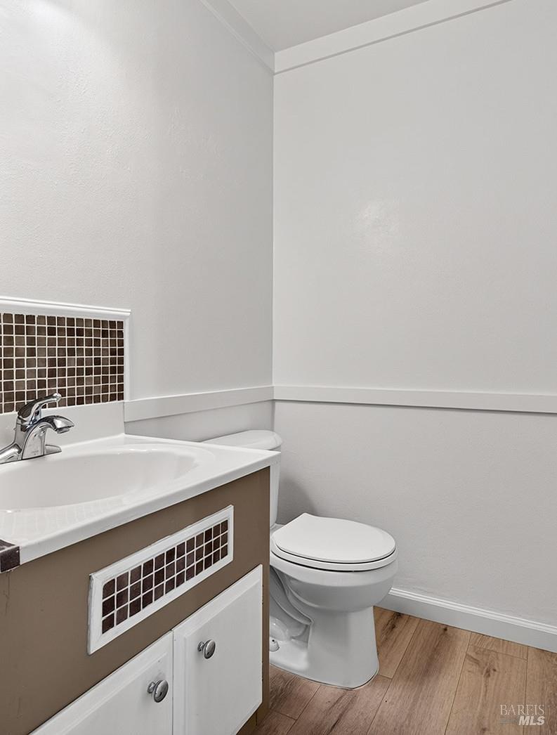 901 Catalpa Way photo 33