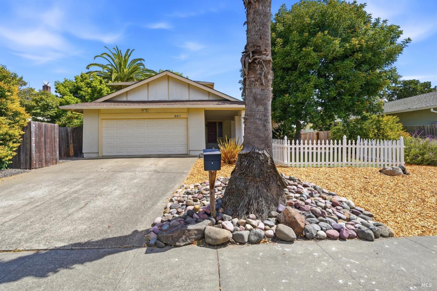 601 Appaloosa Dr, Petaluma, CA
