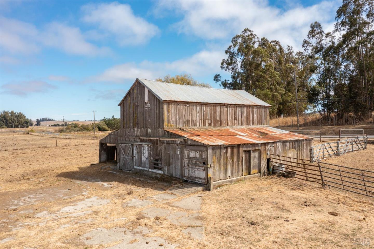 530 Tomales Road photo 17