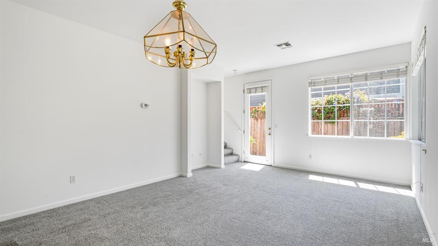1013 Warren Drive photo 16