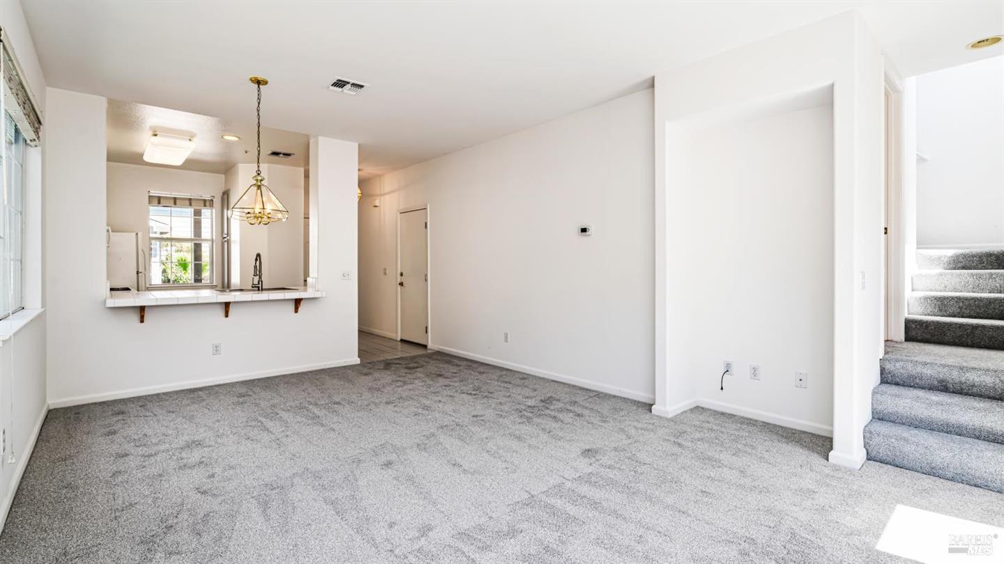 1013 Warren Drive photo 18