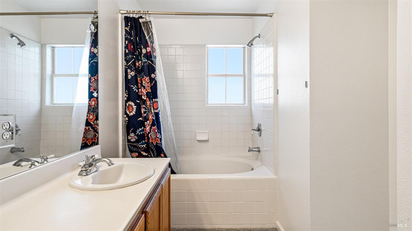 1013 Warren Drive photo 27