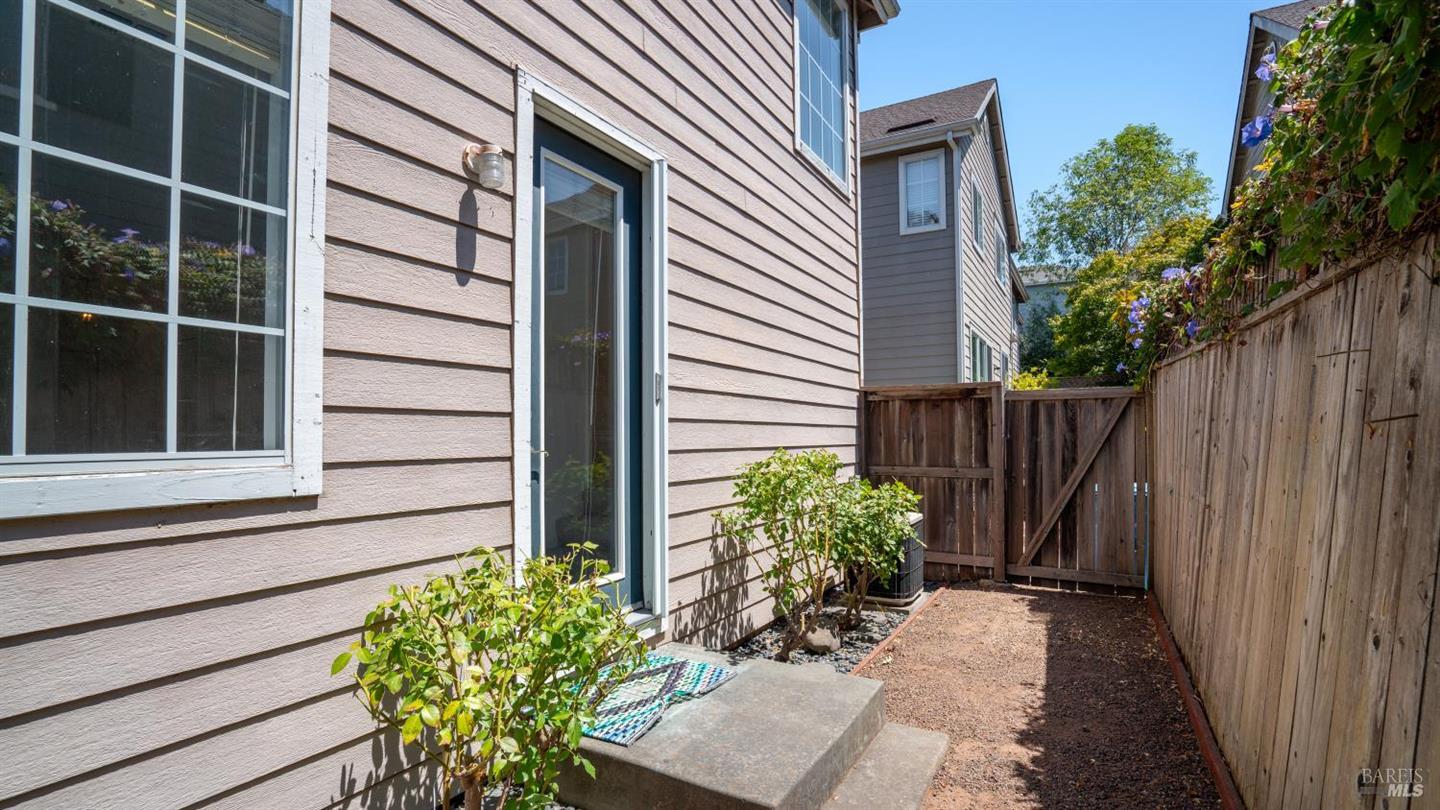 1013 Warren Drive photo 45