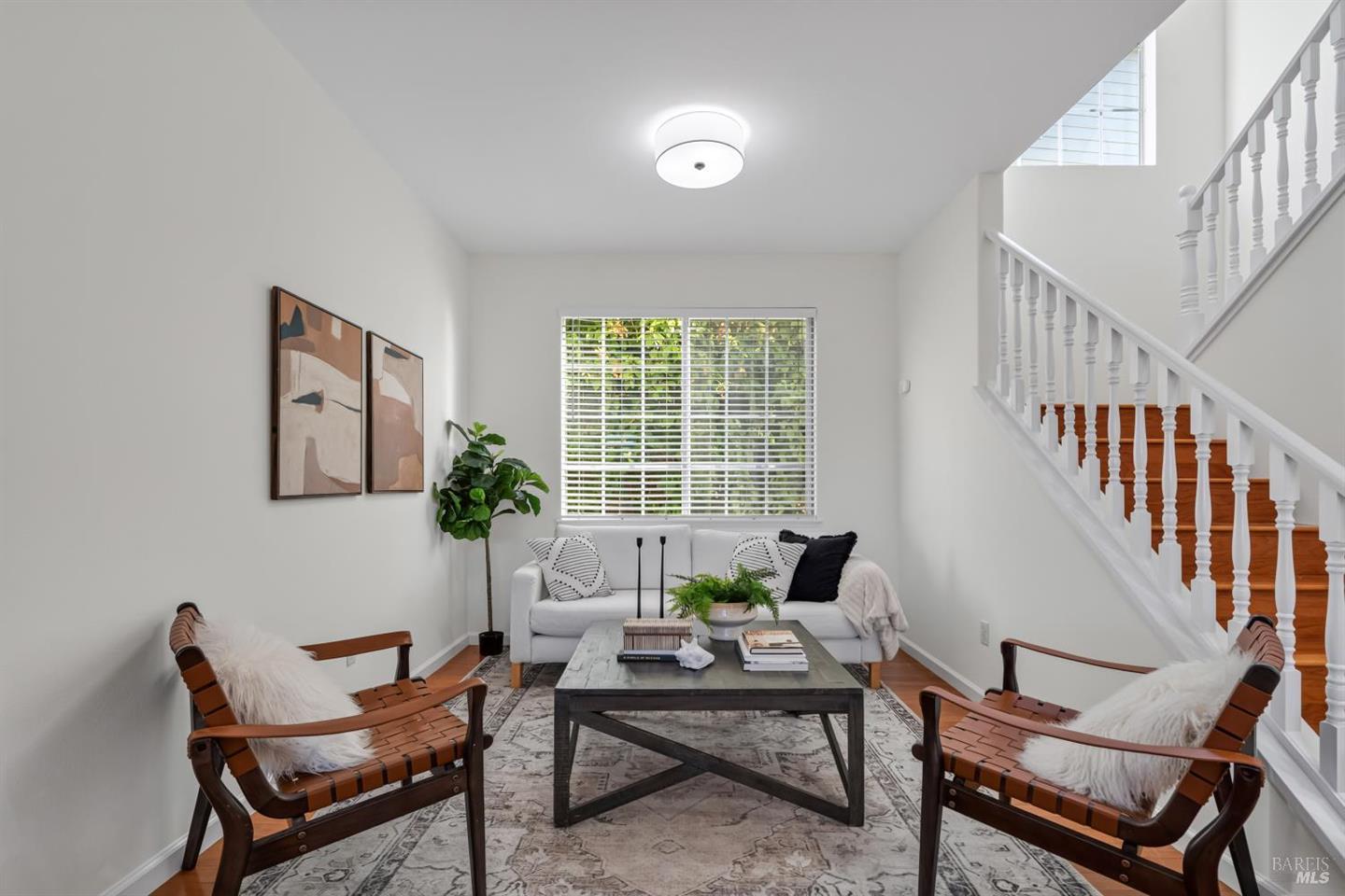 1073 Warren Drive photo 13