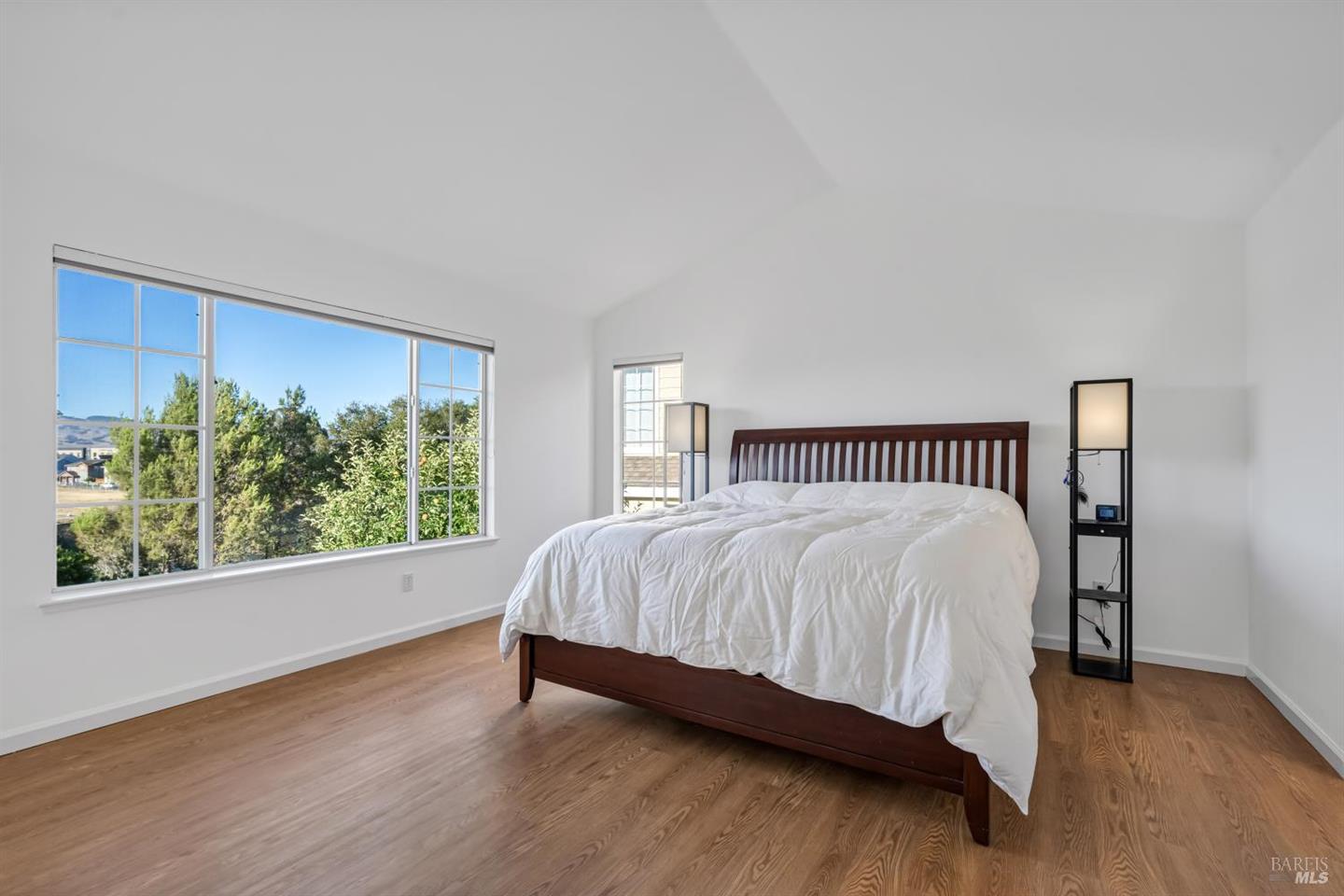 1073 Warren Drive photo 14