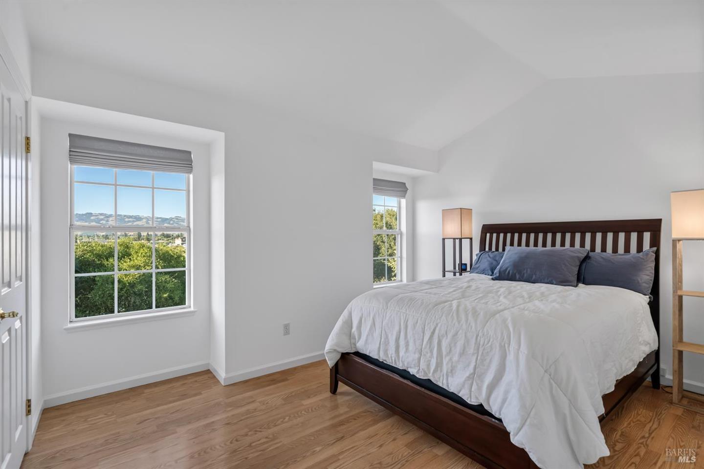 1073 Warren Drive photo 18