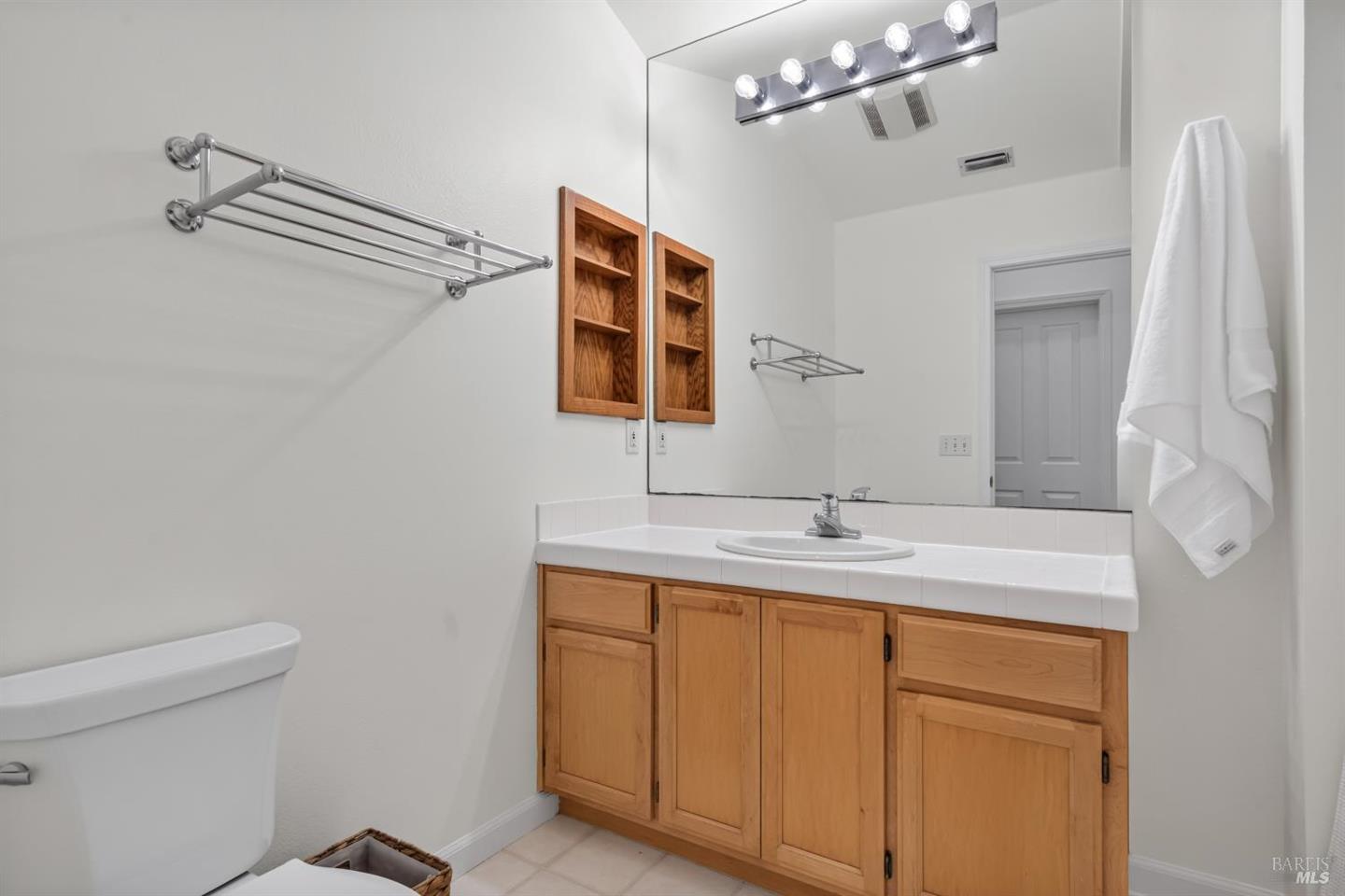 1073 Warren Drive photo 20