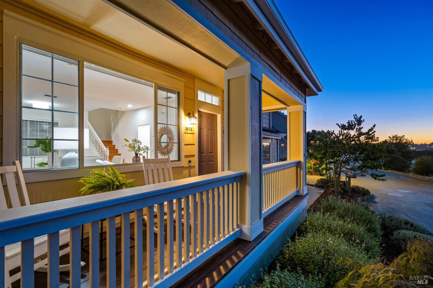 1073 Warren Drive photo 3