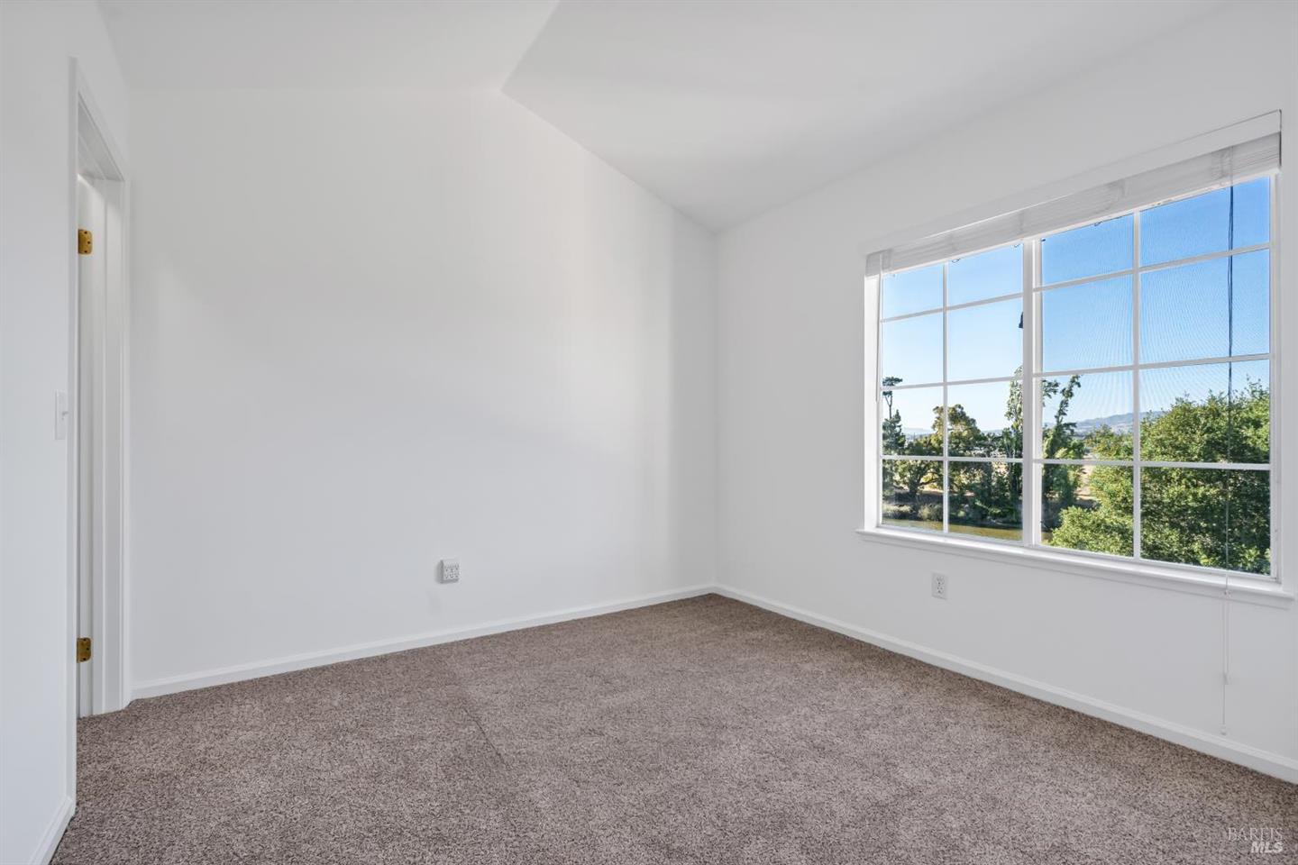 1073 Warren Drive photo 21