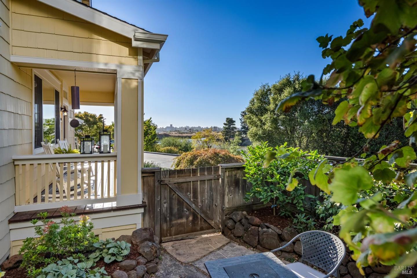1073 Warren Drive photo 33