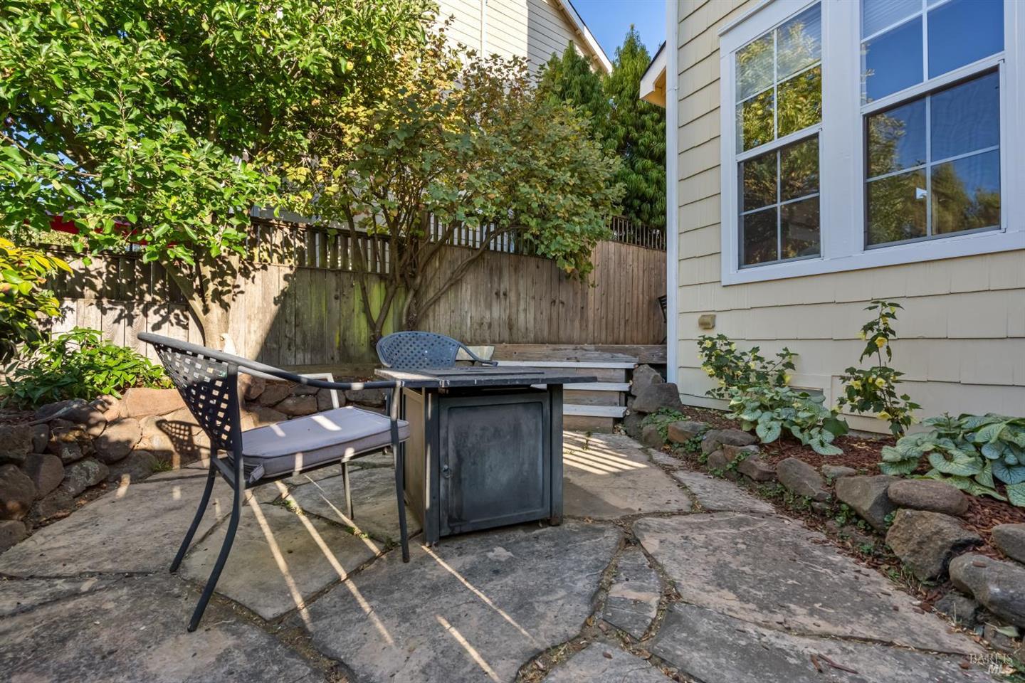 1073 Warren Drive photo 34