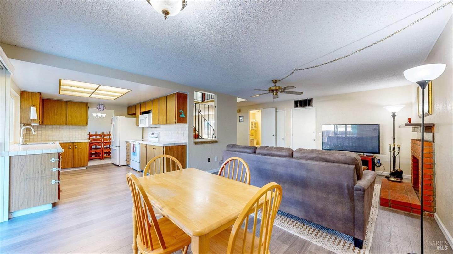 1702 Capistrano Drive photo 18