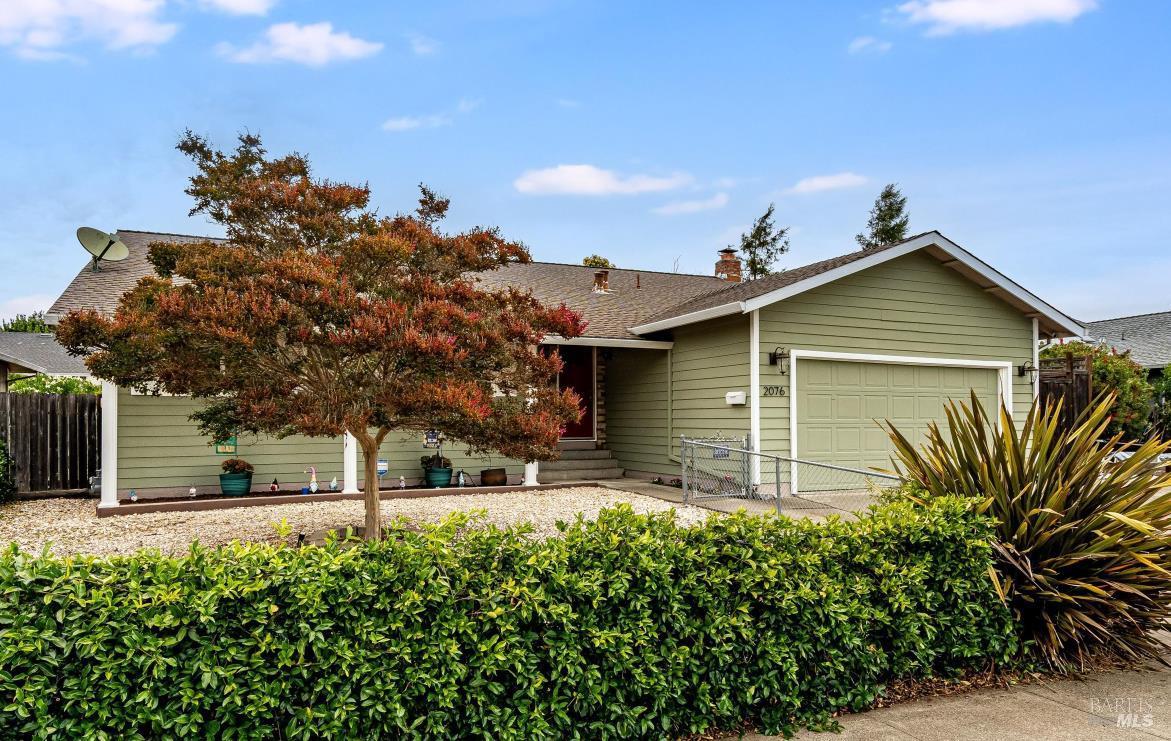 2076 Harrison Street photo 2