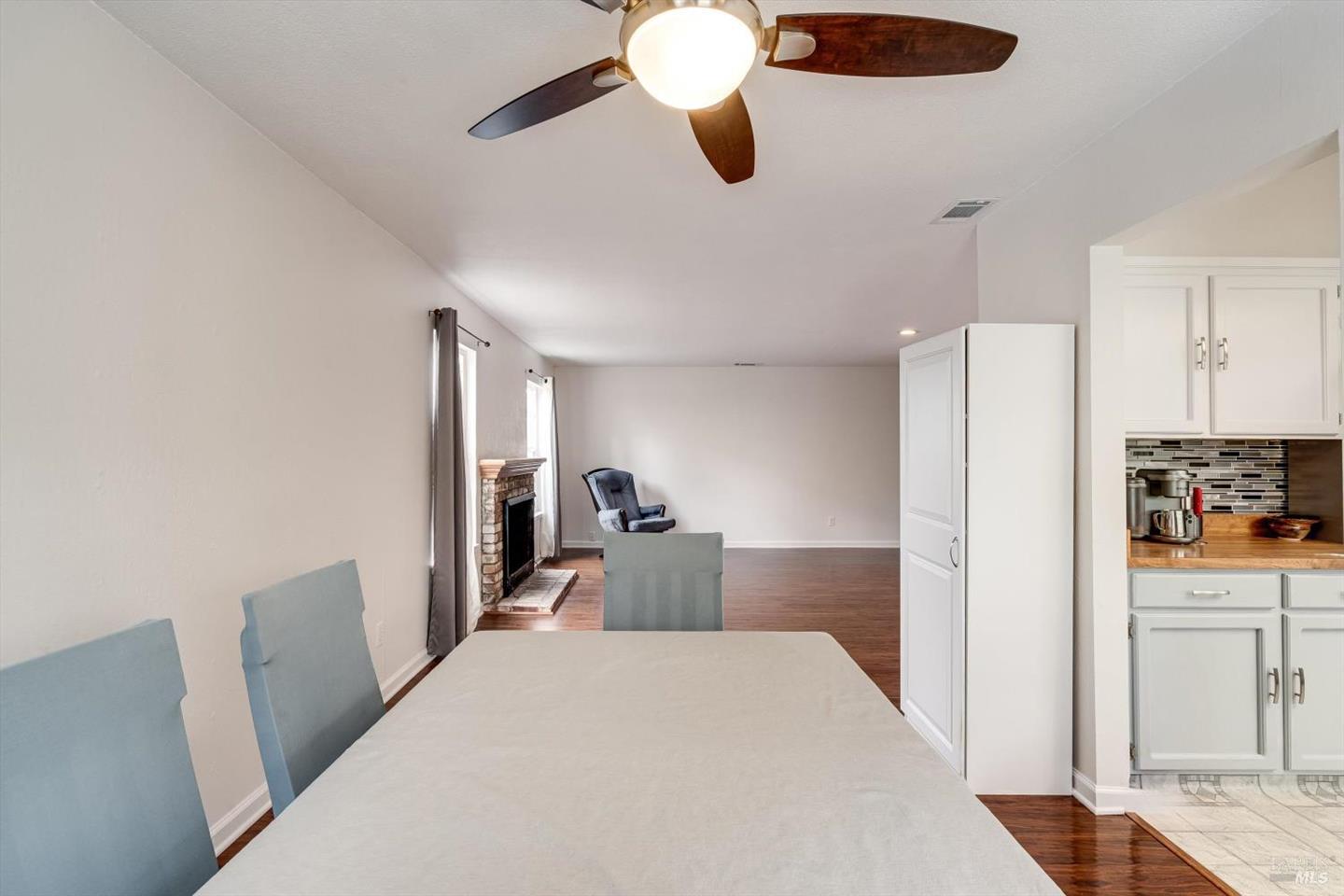 2076 Harrison Street photo 13