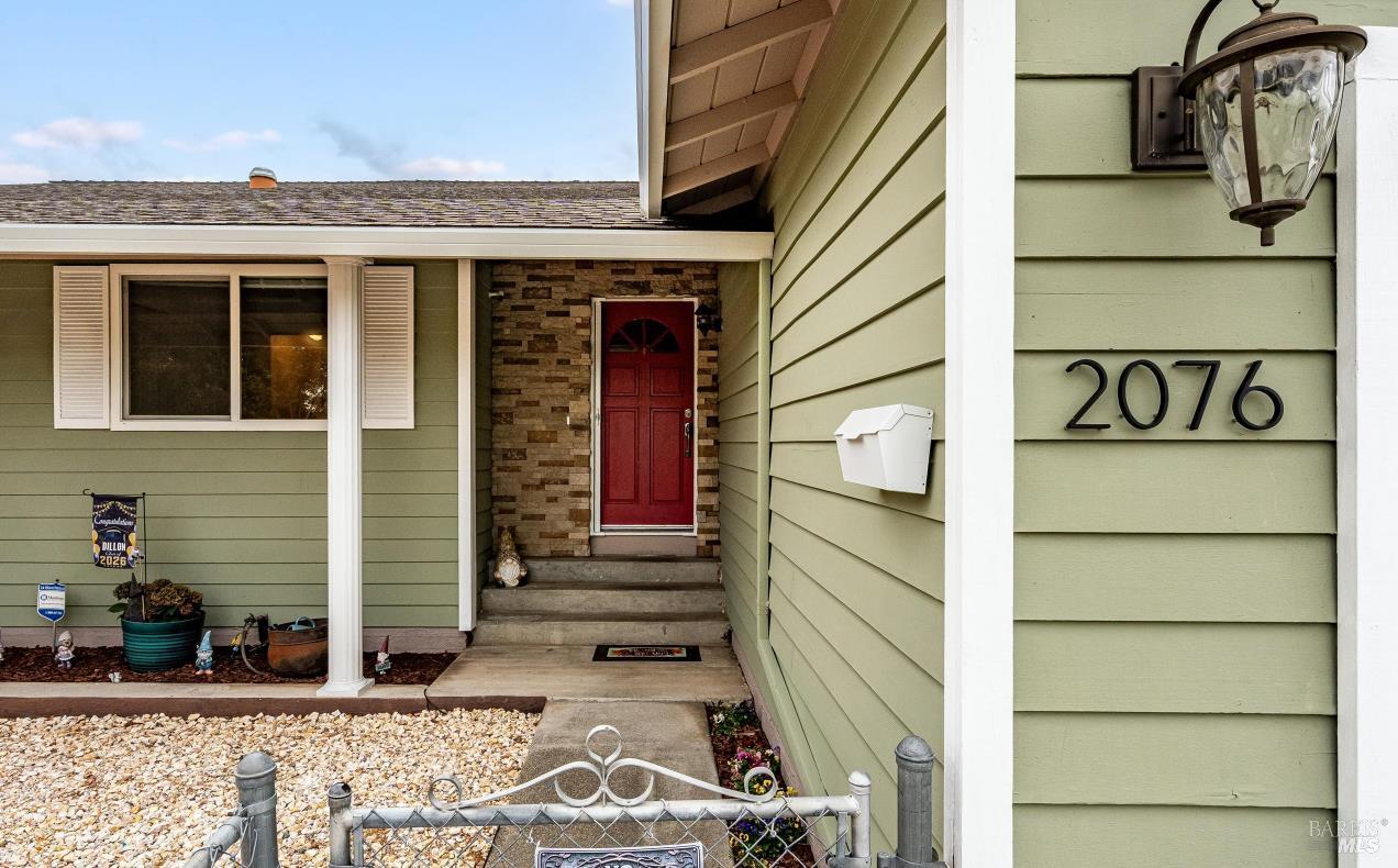 2076 Harrison Street photo 3