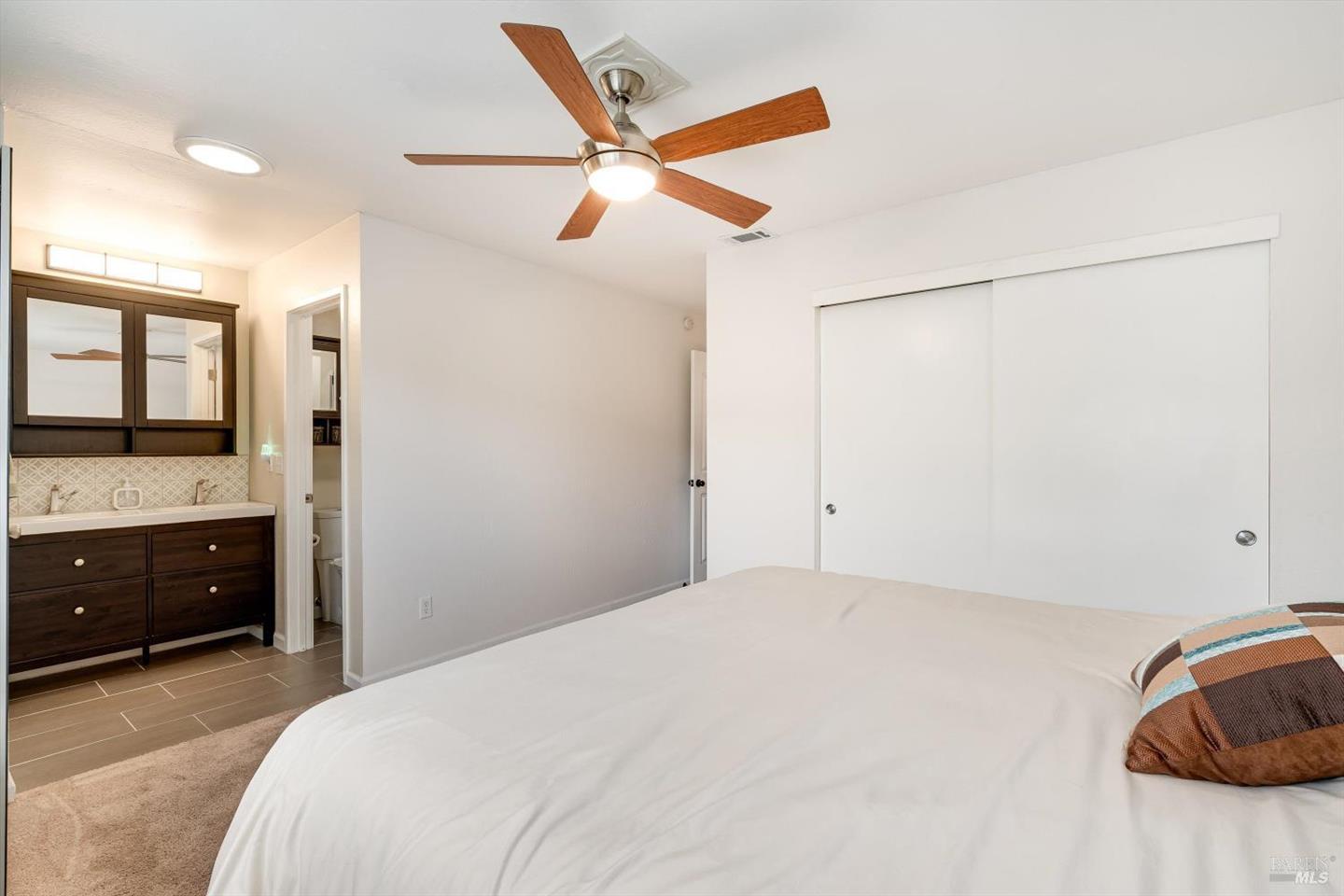 2076 Harrison Street photo 21