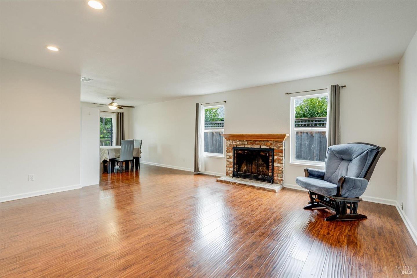2076 Harrison Street photo 6