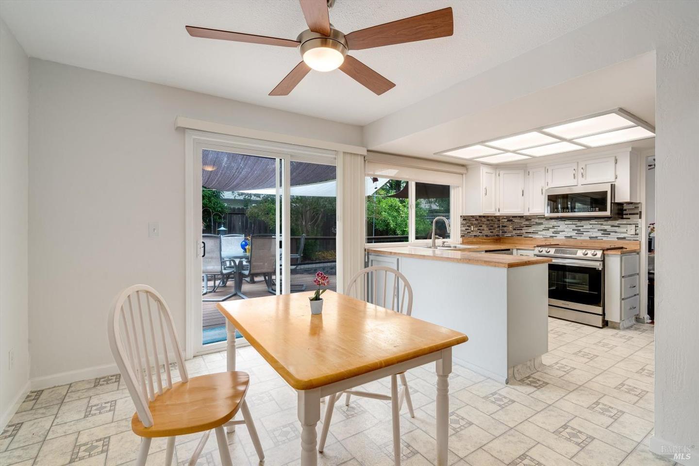 2076 Harrison Street photo 7