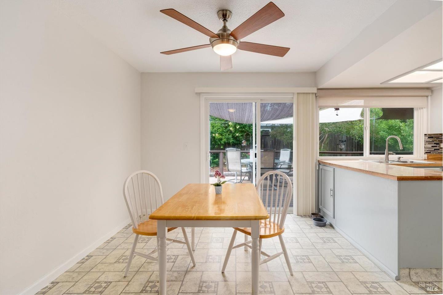 2076 Harrison Street photo 9