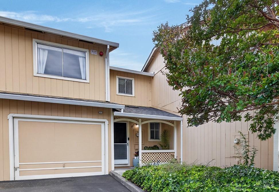 107 Acorn Drive photo 2