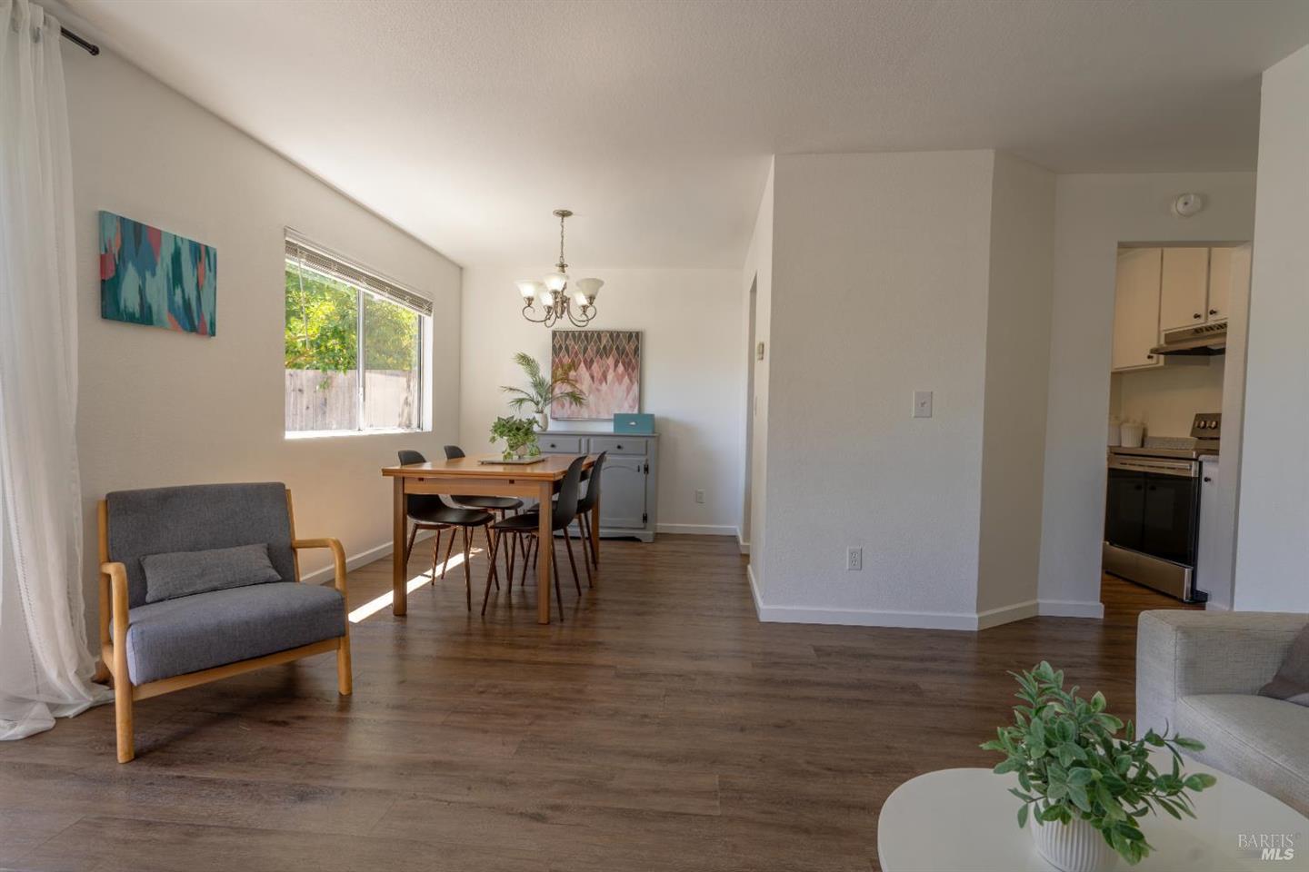 107 Acorn Drive photo 8