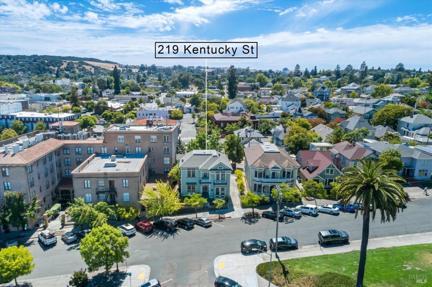 219 Kentucky Street photo 3