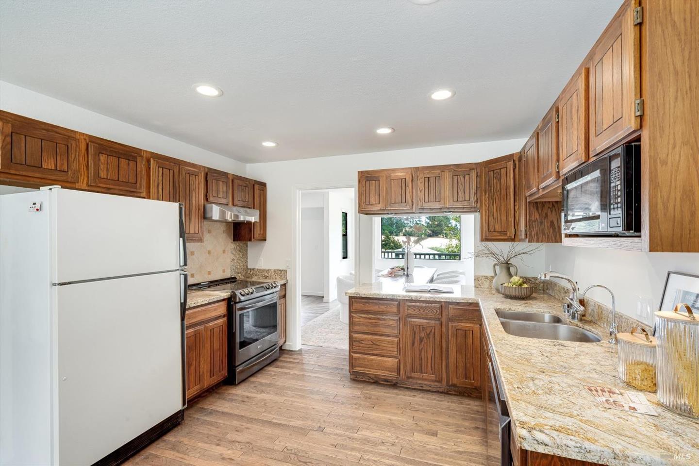426 King Road photo 26