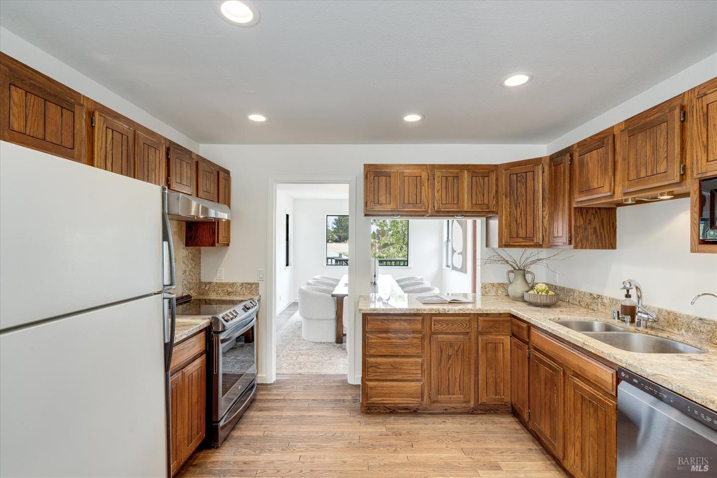426 King Road photo 27