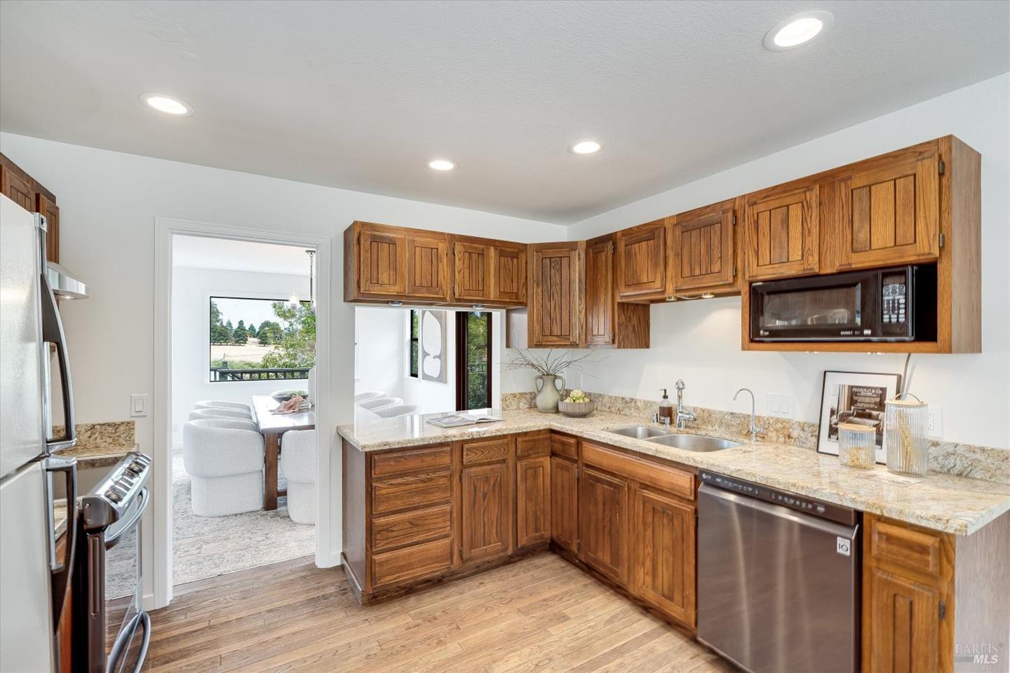 426 King Road photo 28