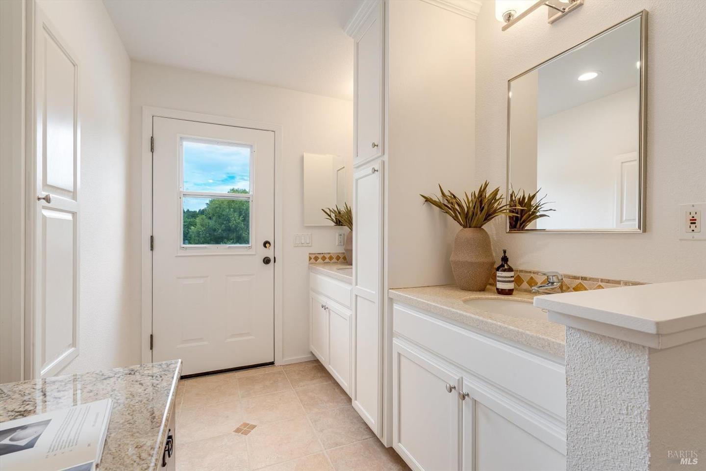 426 King Road photo 41