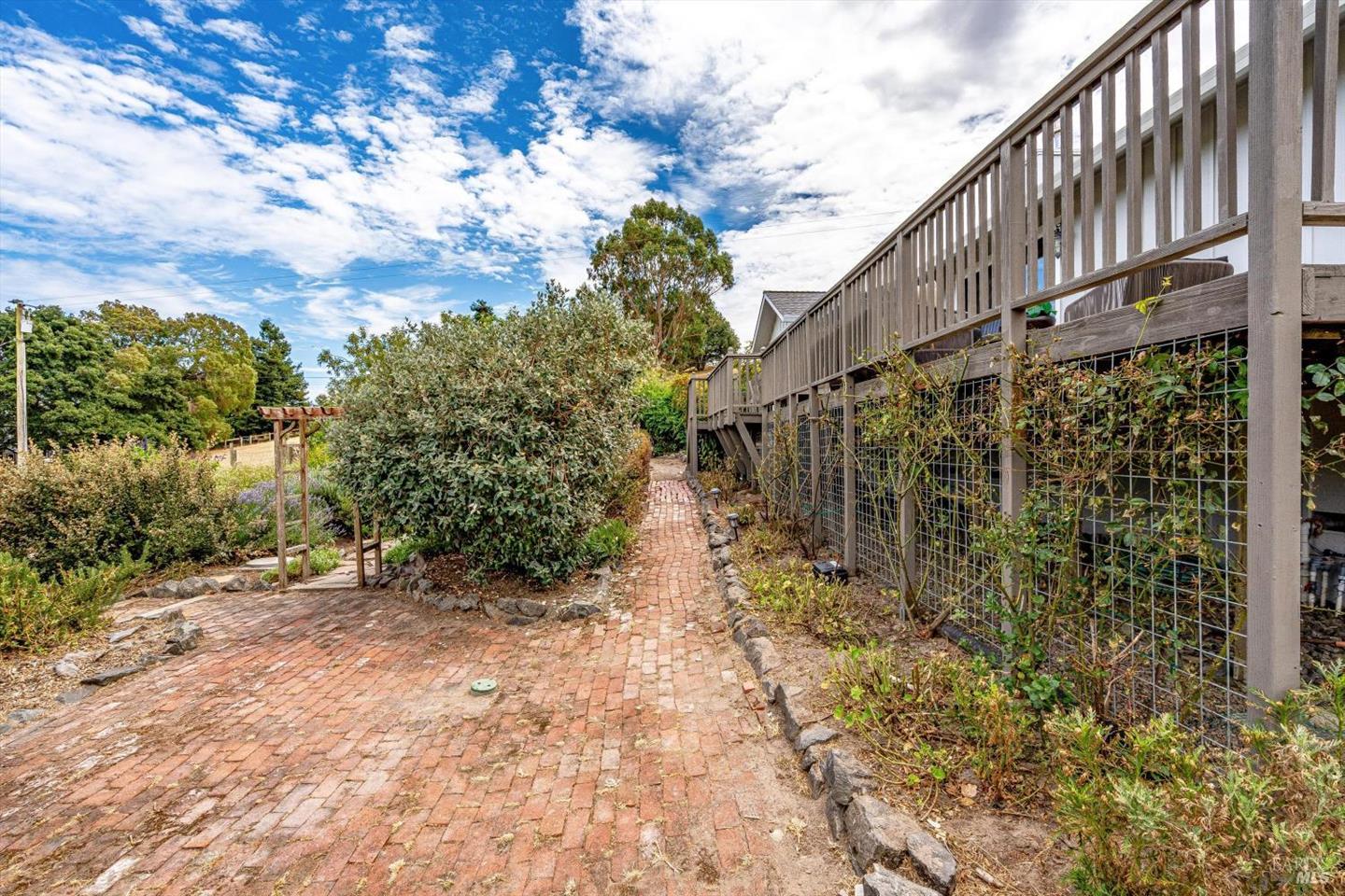 426 King Road photo 57