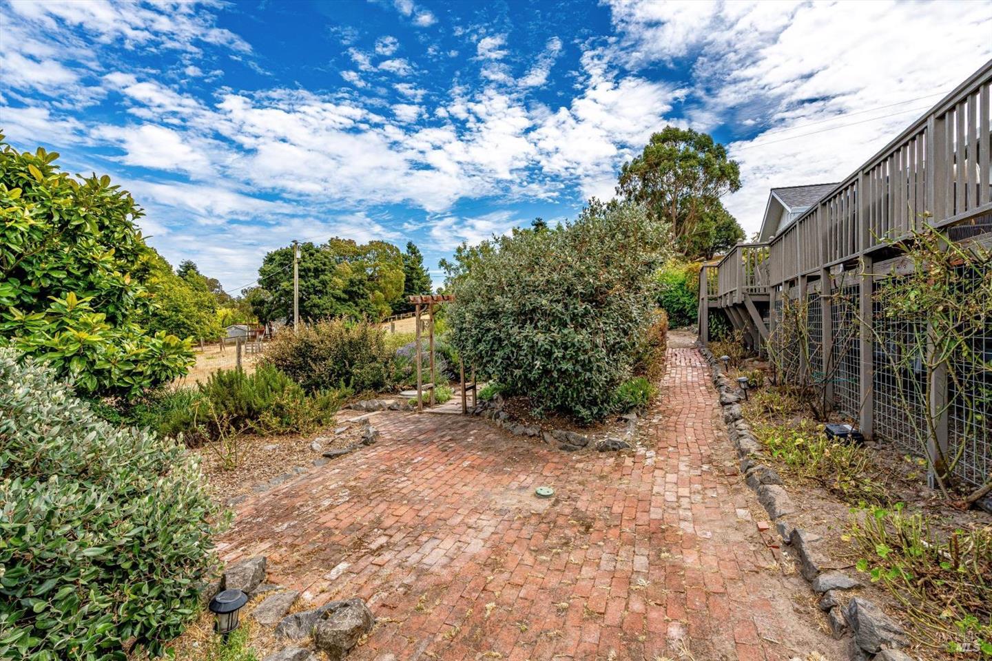 426 King Road photo 58