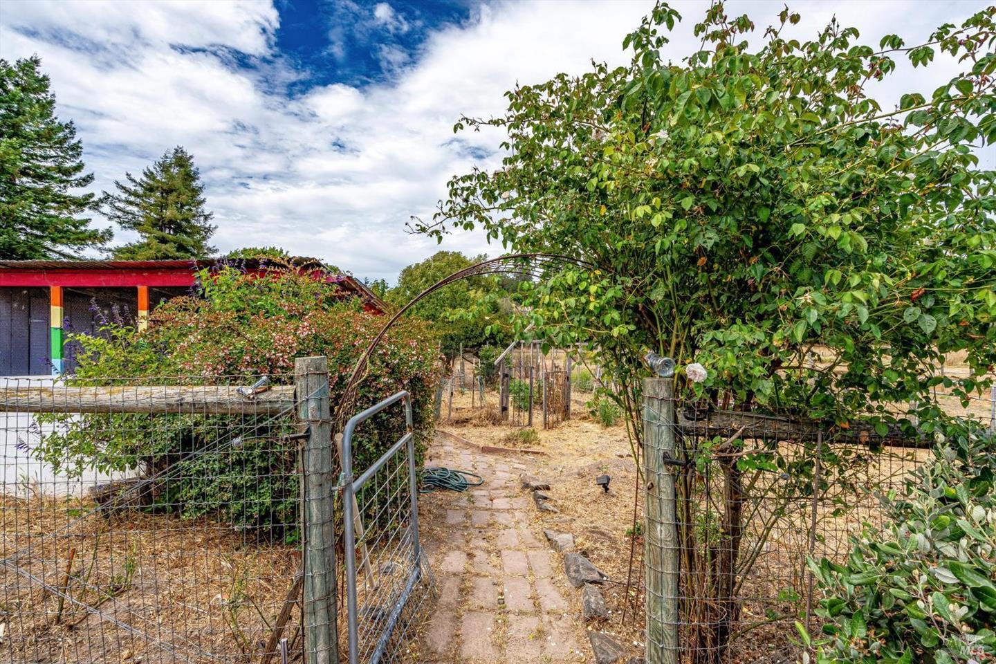 426 King Road photo 59