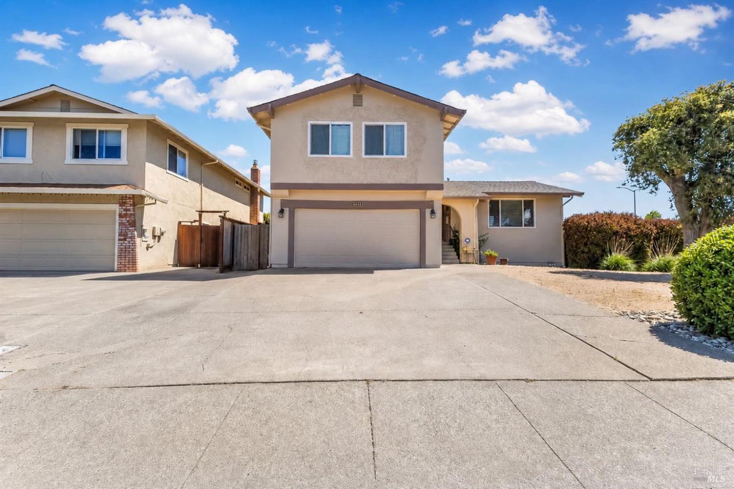 725 Park Lane, Petaluma, CA 94952/94954